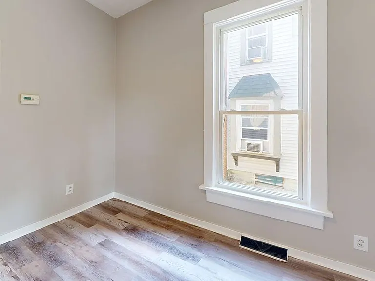 982 Collinwood Ave — Photo 7