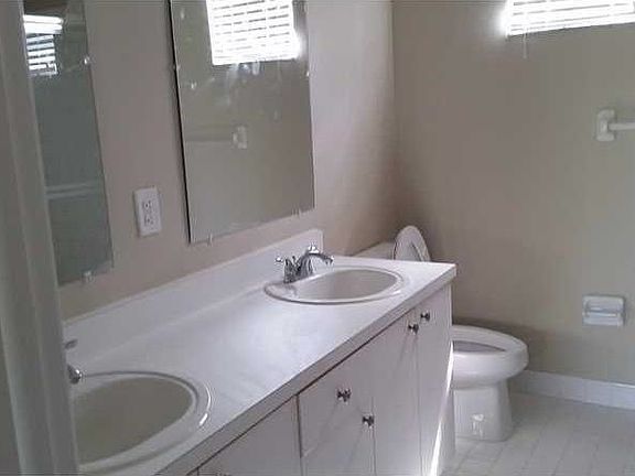 5th image of 5203 Eagle Cay Pl #1