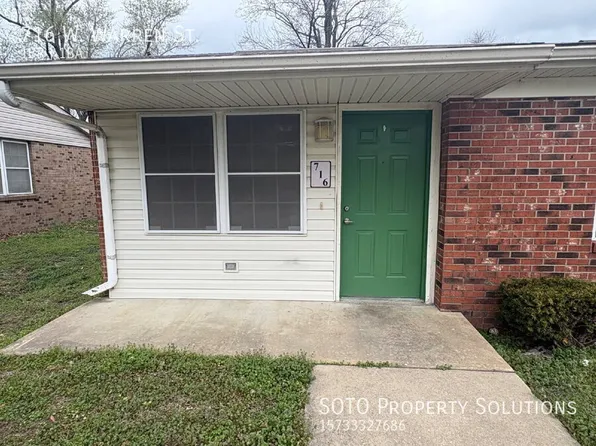 716 W Warren St, Charleston, MO 63834