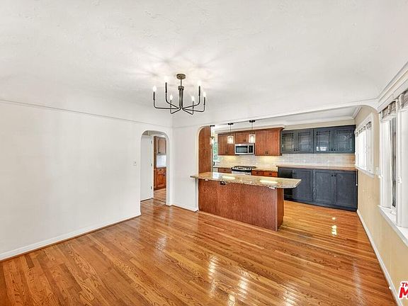 4th image of 2940 Cardiff Ave