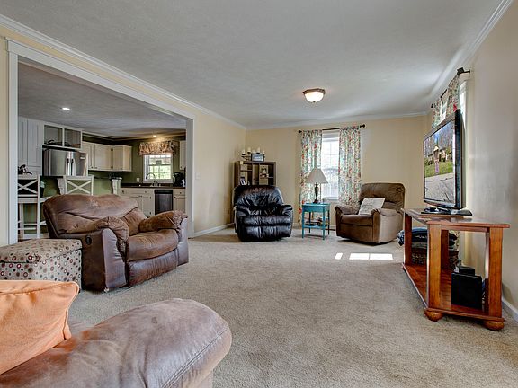 5th image of 400 Wyandot Way
