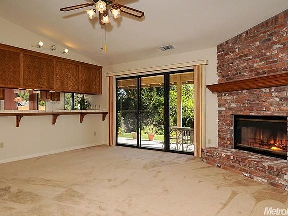 2nd image of 8680 Robin Hill Way