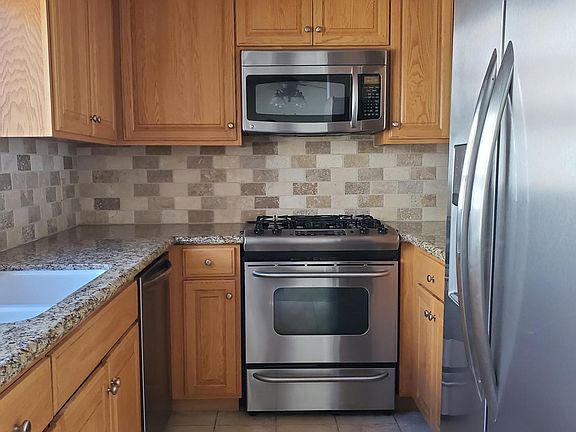 2nd image of 3101 Plaza Del Amo Unit 84