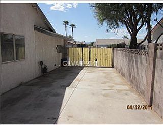 3rd image of 849 Dawn Dr