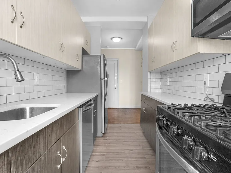 675 W End Ave #8C — Photo 6