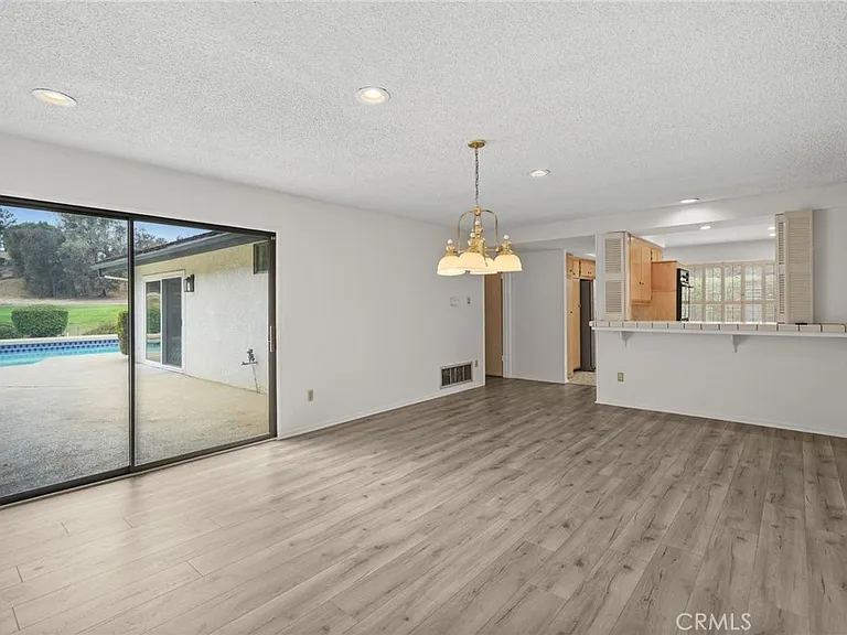 11803 Gerald Ave — Photo 10