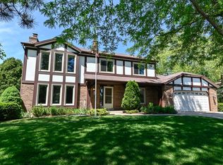 15890 W Maple Ridge Rd, New Berlin, WI 53151