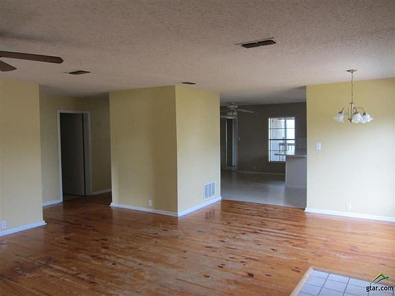 3rd image of 3222 County Road 1125