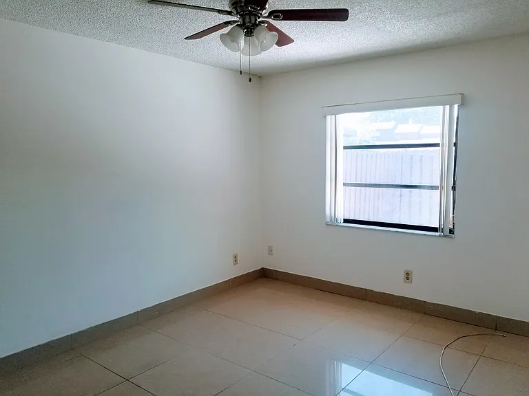 6943 SW 40th St #11-R — Photo 15