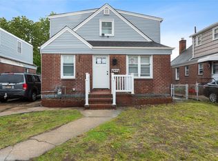 45 Warwick Rd, Elmont, NY 11003