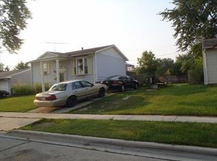 221 Pell Ave, Romeoville, IL 60446