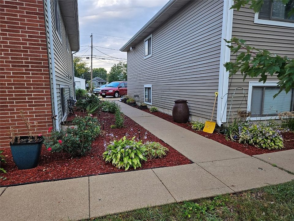 1024 Ellis Blvd NW, Cedar Rapids, IA 52405 Zillow