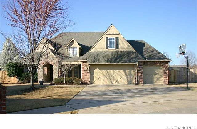 This home has it all!  Pretty 1/3 acre cul-de-sac lot, open floor plan, 5 bedrooms, office, formal dining, gameroom, and more!  Then entire interior has just been painted, and new carpeting installed throughout. Extensive wood floors grace the downstairs 
