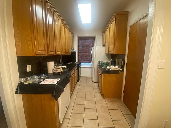 2nd image of 1560 Ryder St Floor 1