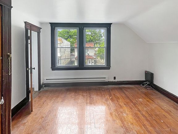 2nd image of 105 Berkshire Pl #2