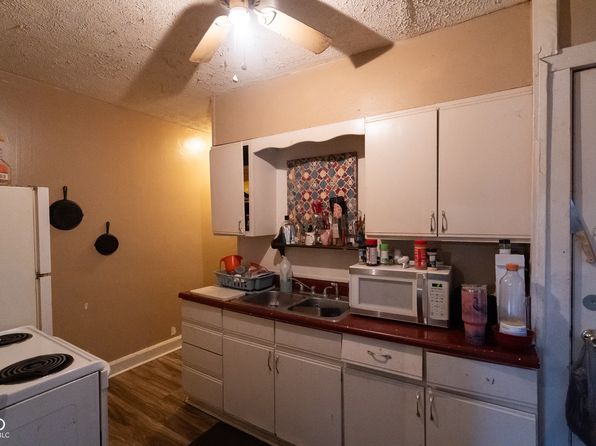 indianapolis-indiana-447897169 picture