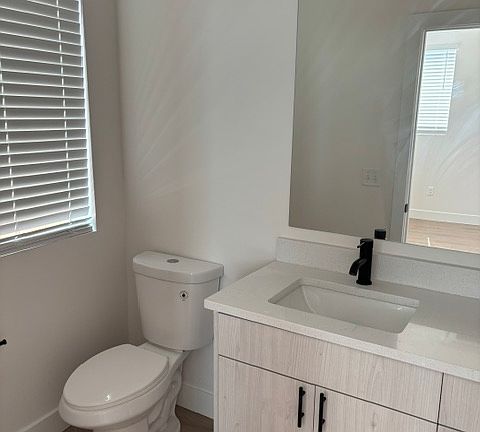 5th image of 2312 S Delaware St Unit 8