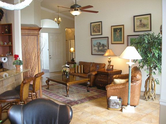 4th image of 20008 Castlemaine Ave