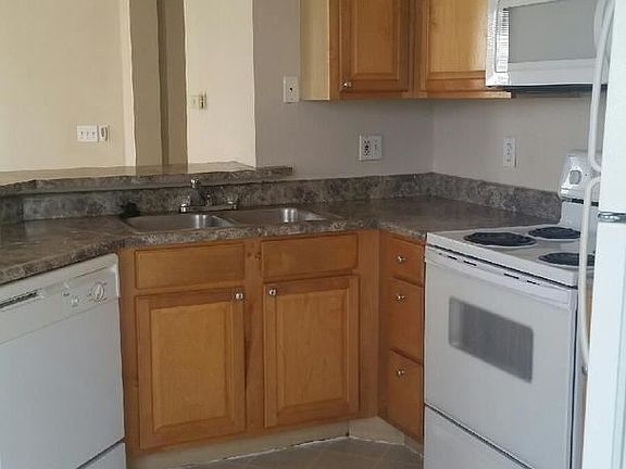4th image of 18024 Villa Creek Dr