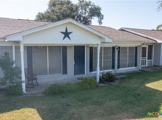 221 Oleander Ave, Tivoli, TX 77990