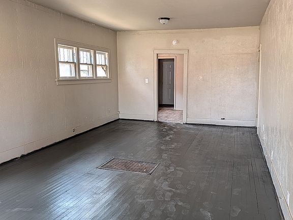 2nd image of 1709 W Maine Ave