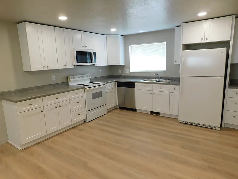 241 E Julie Anna Dr #241 — Photo 2