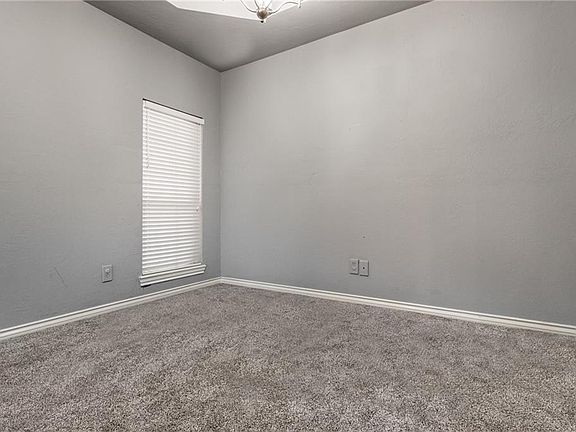 5th image of 1204 W Churchill Way