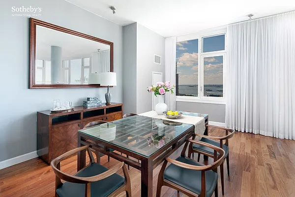 Sold by Sotheby's International Realty | media 3