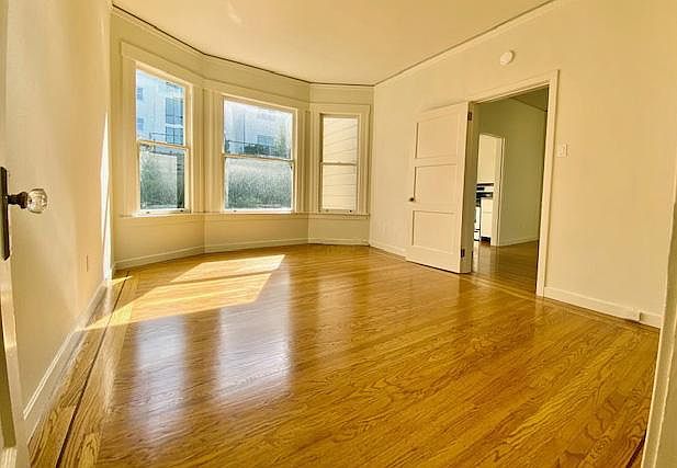 1st image of 3951 18th St #4