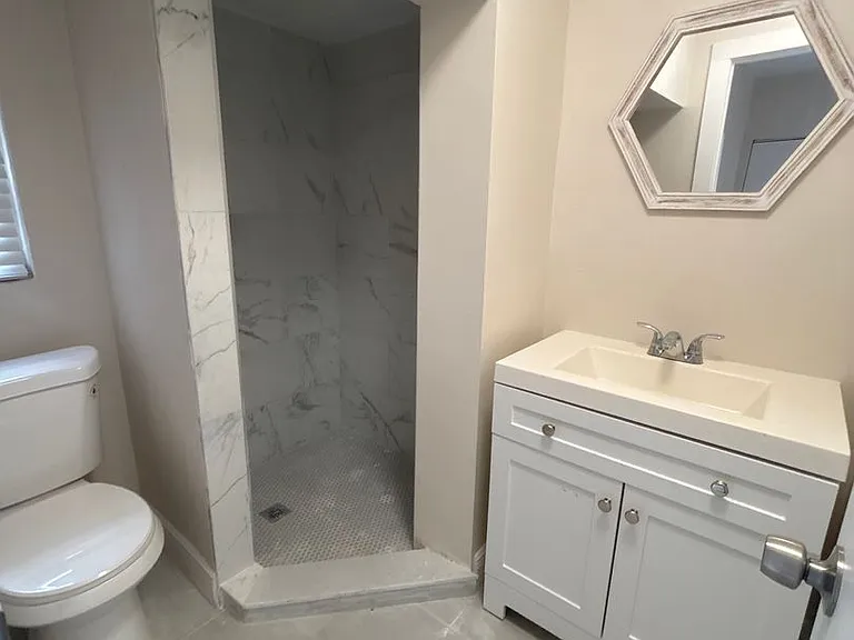 100 SW 18th Ct — Photo 4