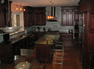 76 Lofgren Rd, Avon, CT 06001