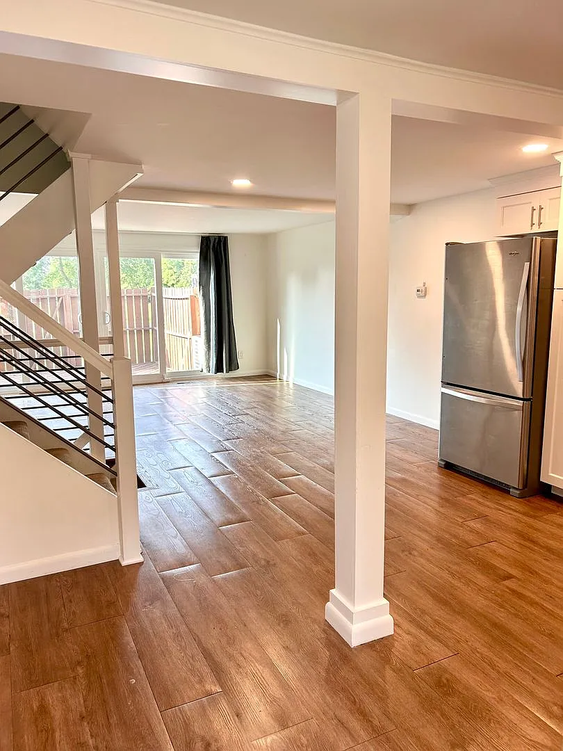 Newly Renovated Two Bedroom Townhouse, Honeoye Falls With Pool — Photo 4