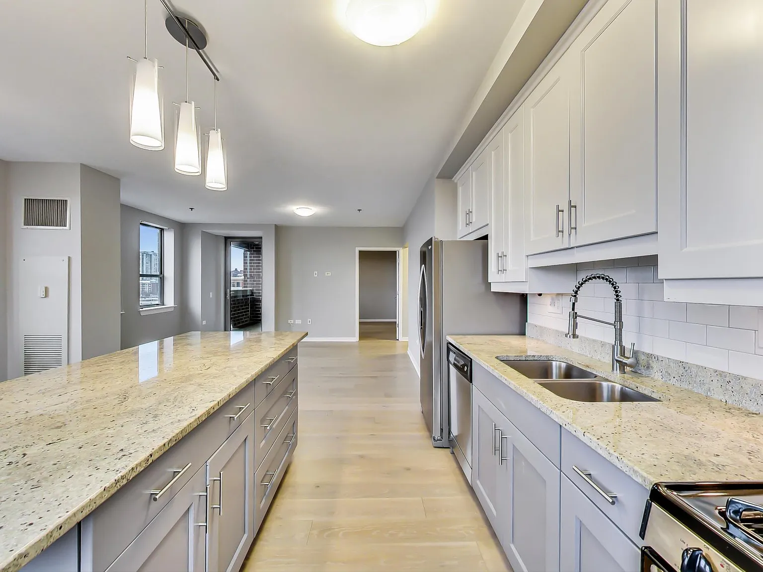 2 bed, 1250 sqft, $4,150 — Photo 1