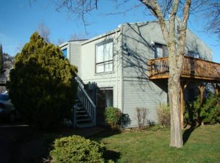497 Scenic Dr APT B, Ashland, OR 97520