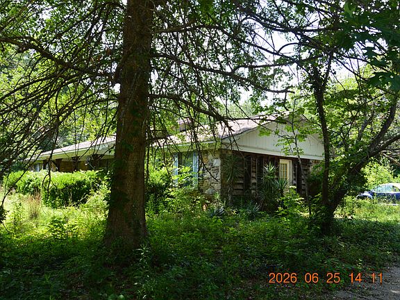 3rd image of 871 Donivan Rd