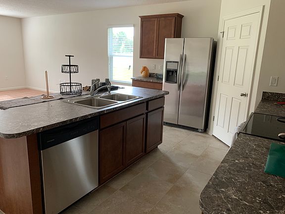 5th image of 301 Moray Dr SW