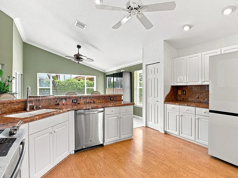 6850 Grenelefe Rd — Photo 17