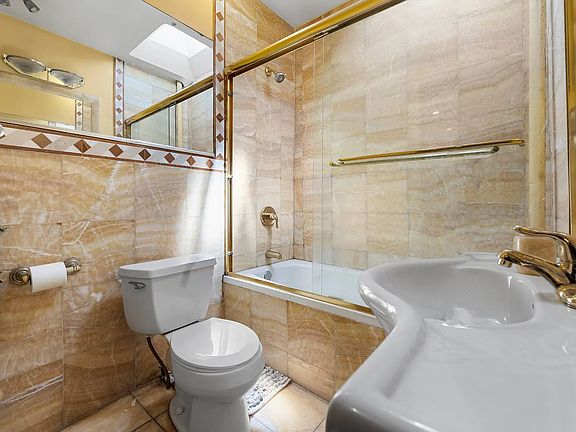 5th image of 12 Gunther Pl APT 2