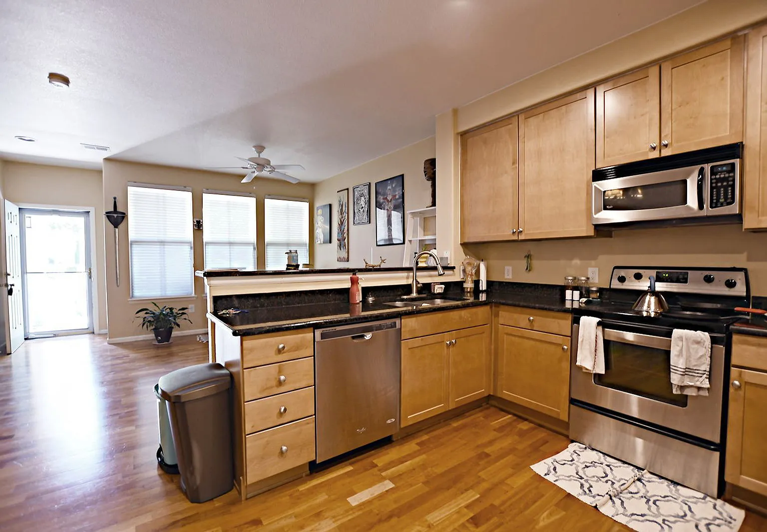 2 bed, 2.0 bath, 1013 sqft, $2,495 — Photo 4