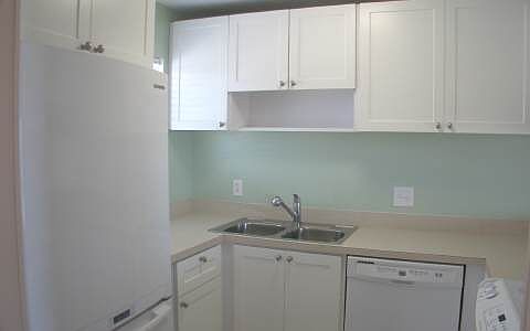 3rd image of 1029A Ocean Ave