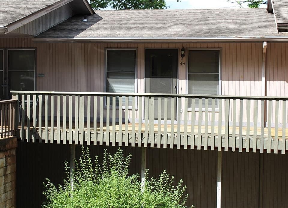 1st image of 44 Dogwood Dr