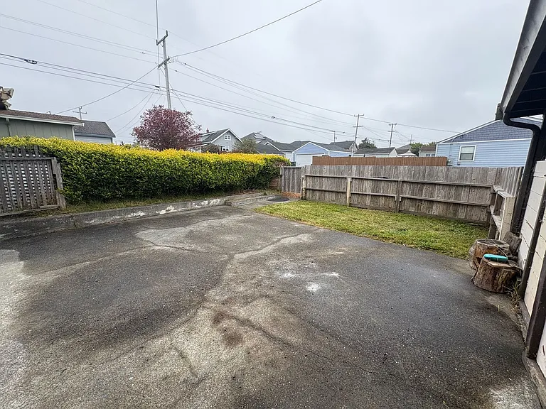 2435 B St — Photo 4