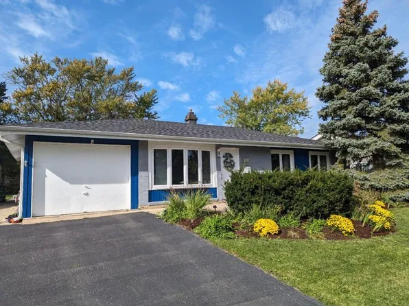170 Princeton St, Hoffman Estates, IL 60169