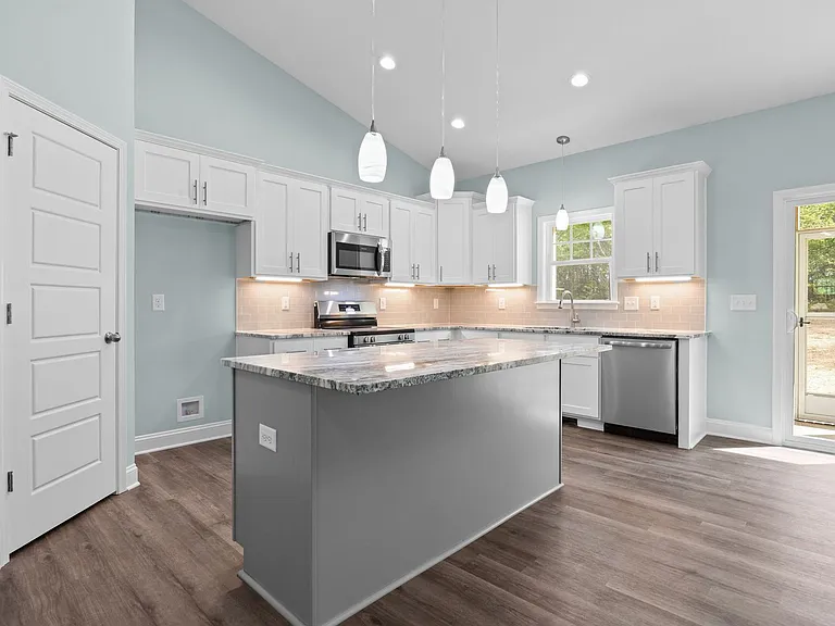 55 Leisure Ln — Photo 16