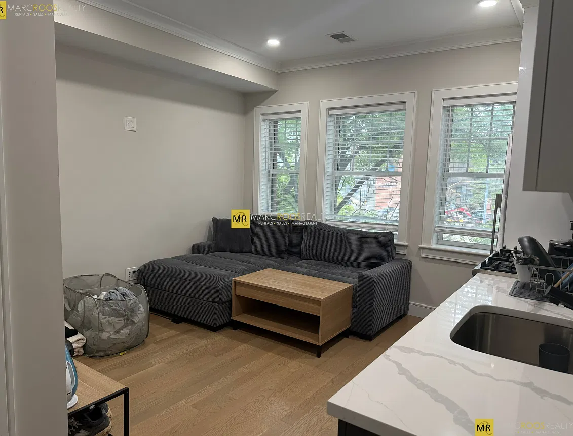 1 bed, 9999 sqft, $3,500 — Photo 2