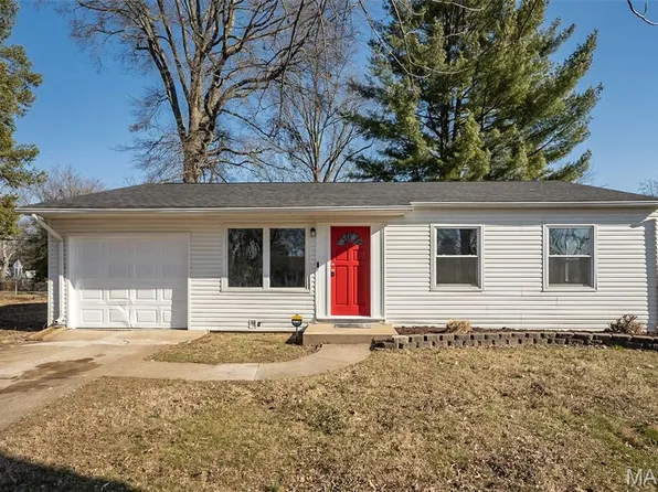 1321 Dominica Dr, Saint Louis, MO 63138