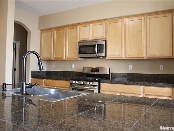 4th image of 3711 Skeena Ave