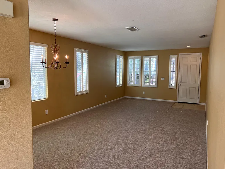 1066 Amber Ridge Ln — Photo 7