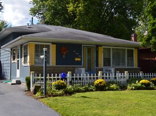 244 N Ridgemoor Ave, Mundelein, IL 60060