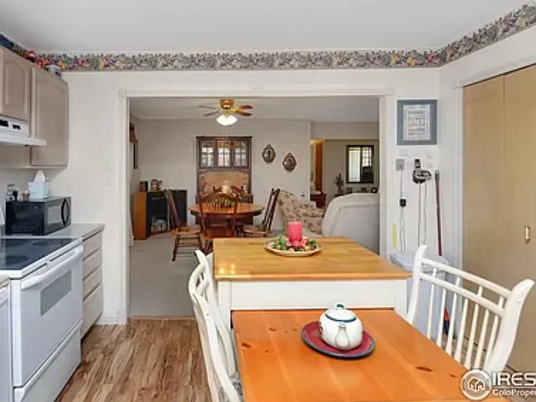 1421 Adams Cir — Photo 9